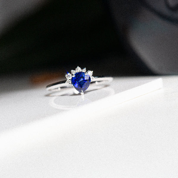 Indian Ocean | Star cluster - Royal Blue Ceylon Sapphire & Diamonds Ring