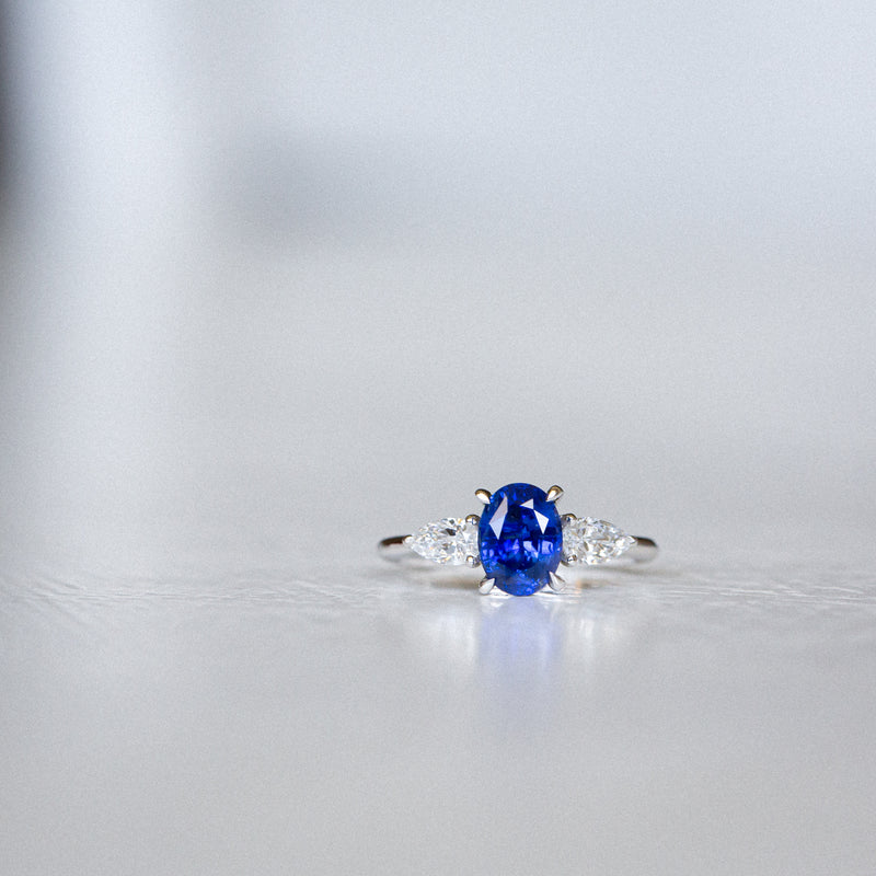 Indian Ocean | Flow - Intense Cornflower Blue Ceylon Sapphire & Lab Diamonds Front Distant View