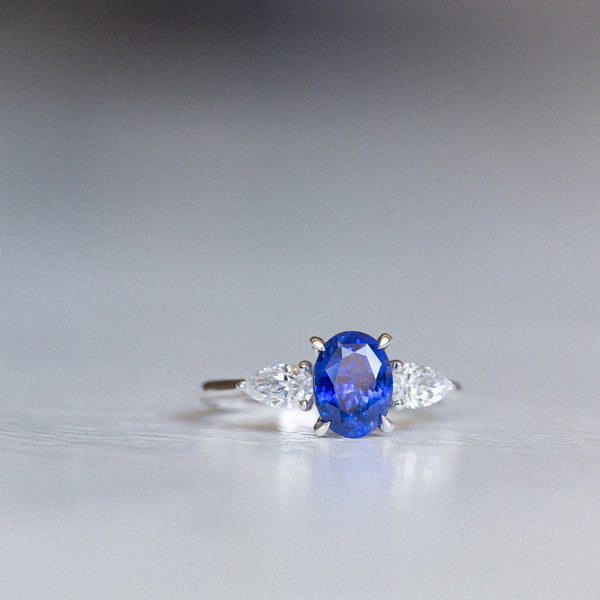 Indian Ocean | Flow - Intense Cornflower Blue Ceylon Sapphire & Lab Diamonds Front View