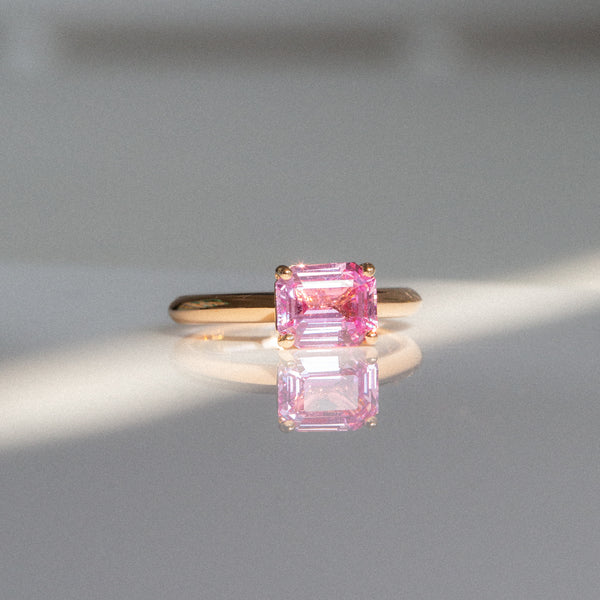 Kimberley | Pink Sunrise - Vivid Pink Sapphire Solitaire front view