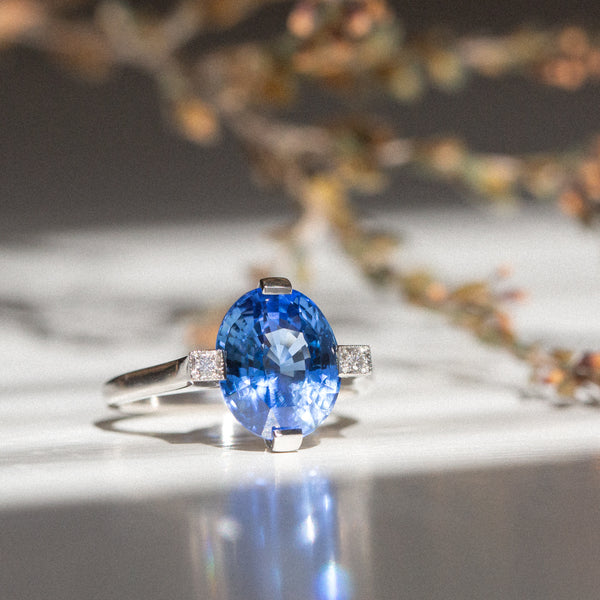 Indian Ocean | Art Deco Blue | Vivid Blue Ceylon Sapphire closeup