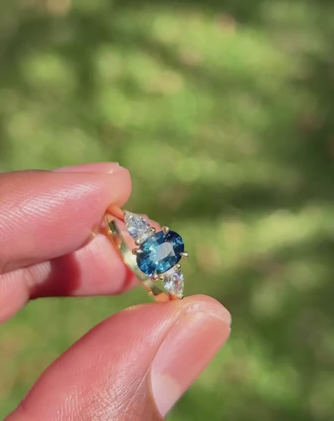 Daintree | Ocean Flow - Teal Blue Madagascan Sapphire & Diamonds Sunlight Video
