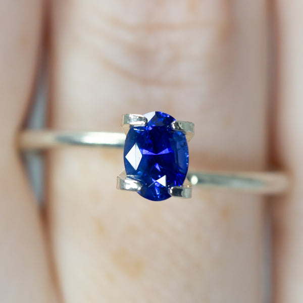 0.98Ct Royal Blue Ceylon Sapphire | Oval Shape closeup