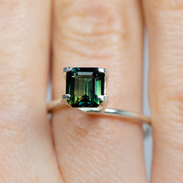 Closeup of a beautiful 1.45Ct Blue Yellow Green Teal Sapphire | Emerald Shape from Madagascar
