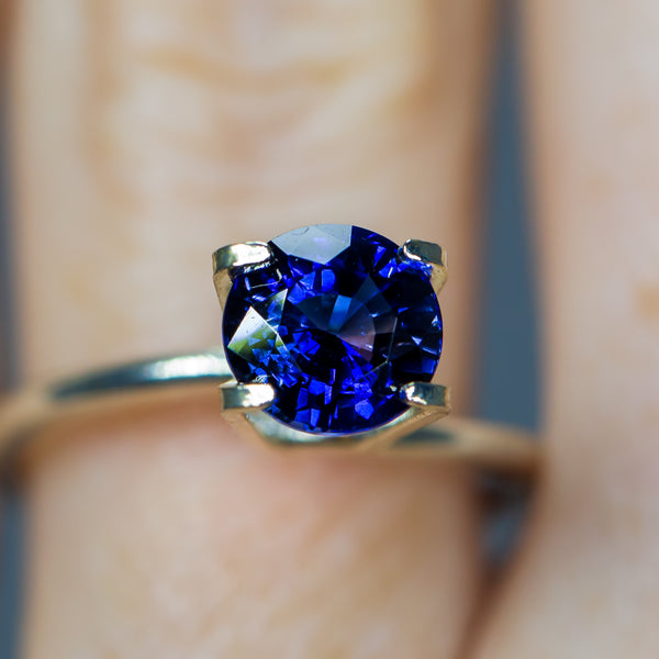1.83Ct Royal Blue - Violet Bi-Colour Ceylon Sapphire | Round Shape closeup