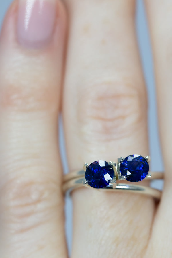 1.55Ct Blue-Violet Pair Ceylon Sapphire | Round Shape on finger