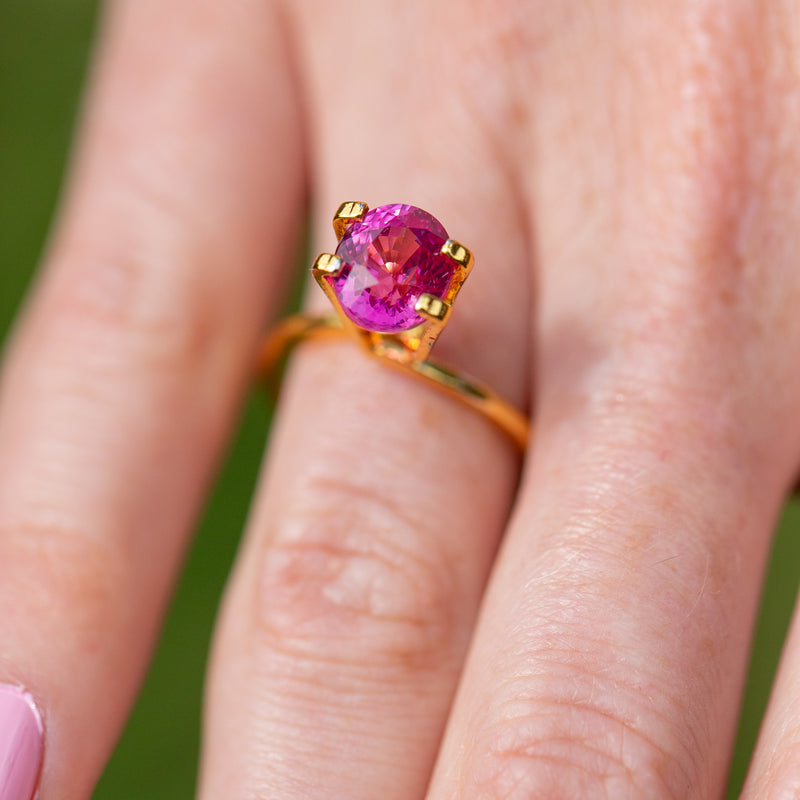 3Ct Rare Fuchsia Hot Pink Ceylon Sapphire on ring finger