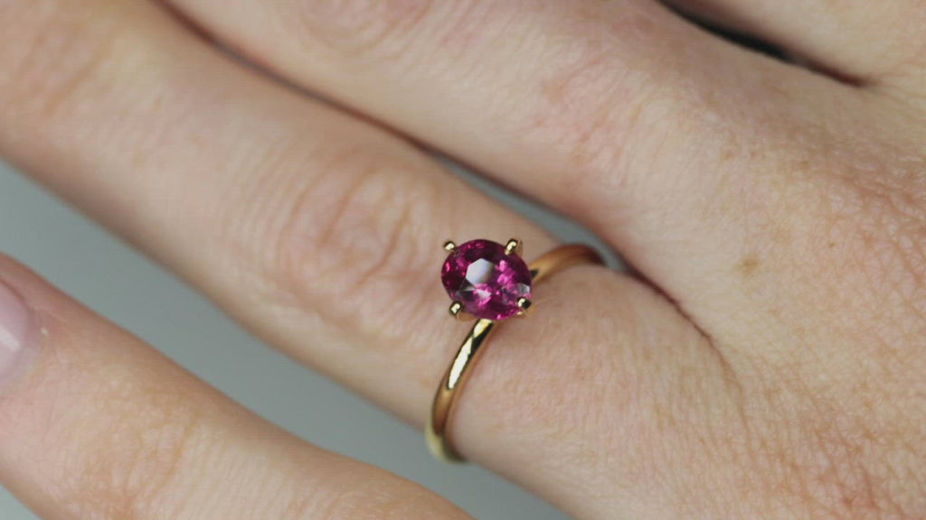 Video of Solitaire Mahenge Red Pink Spinel Ring