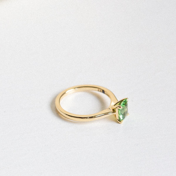 Daintree | Brilliant Green Tsavorite Solitaire Side view