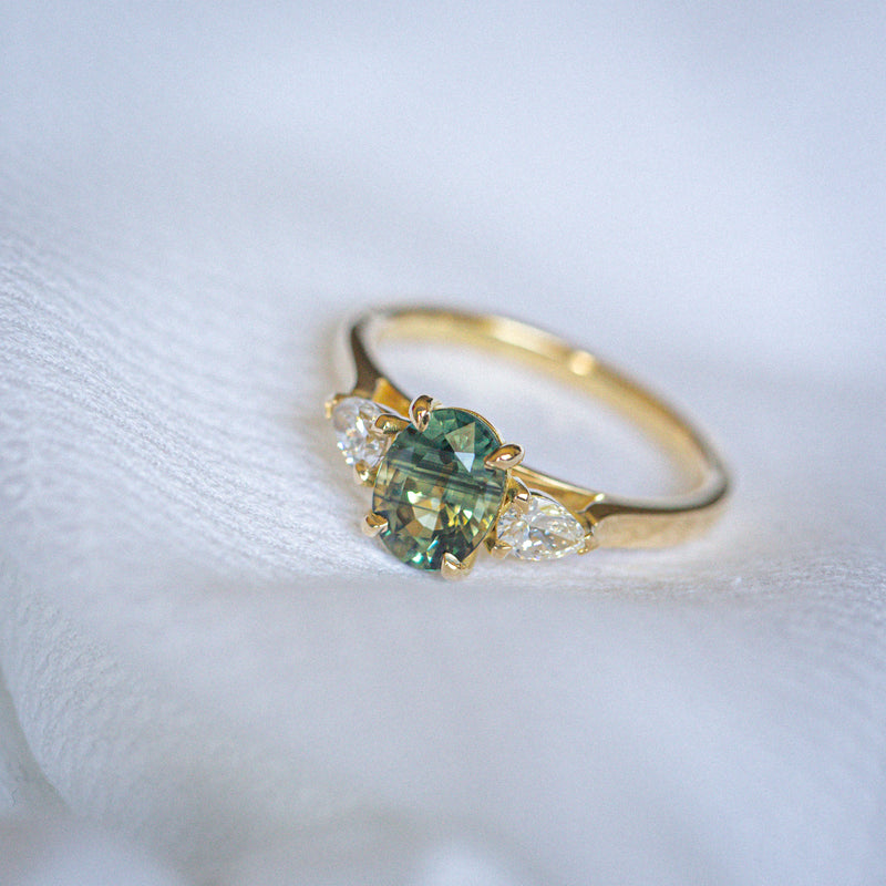 Daintree | "Fern Forest" | Parti Australian Sapphire & Natural Diamonds Trilogy Ring front view 1