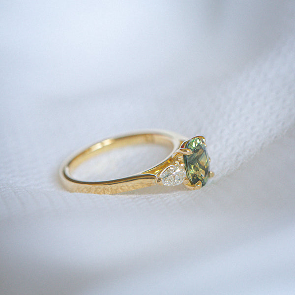 Daintree | "Fern Forest" | Parti Australian Sapphire & Natural Diamonds Trilogy Ring side view 2