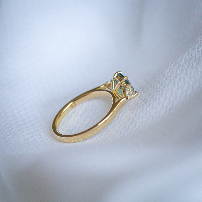 Daintree | "Fern Forest" | Parti Australian Sapphire & Natural Diamonds Trilogy Ring side view