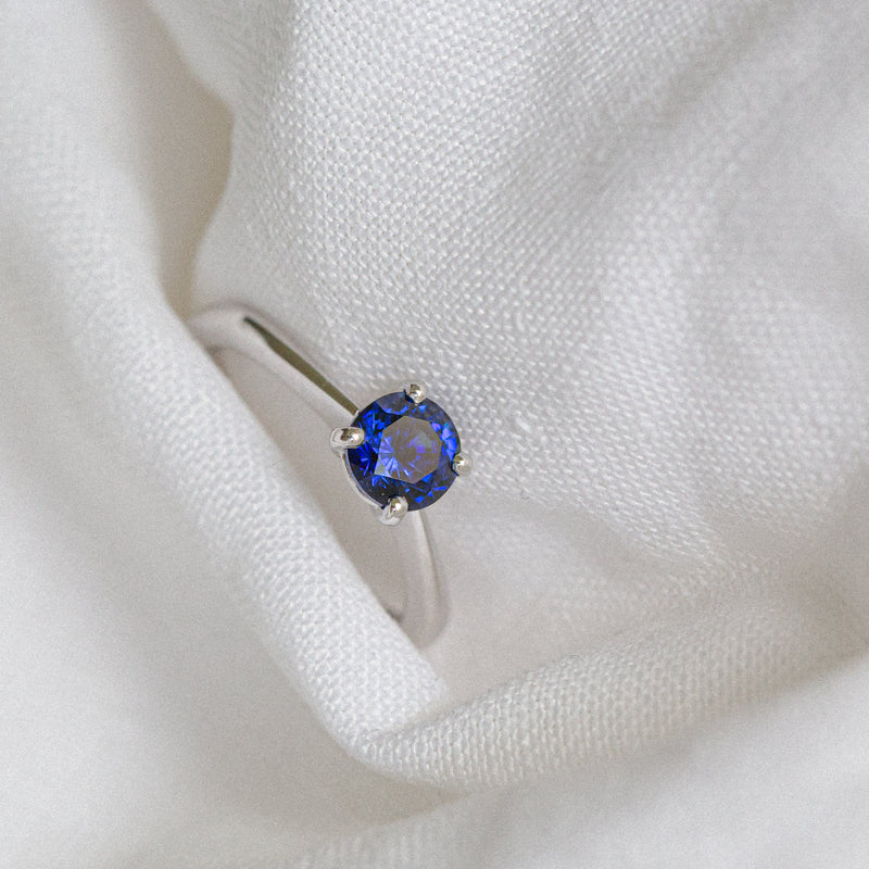 Indian Ocean | Royal Solitaire - Royal Blue Sapphire knife edge band