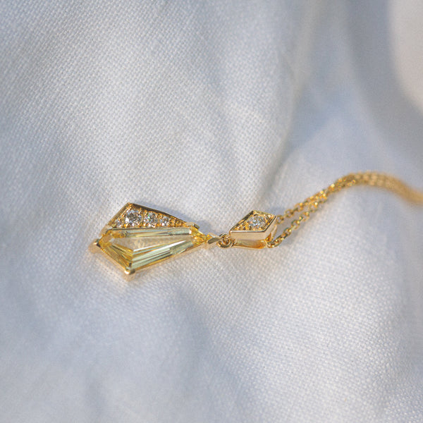 Byron Bay | Freeform Geometry - Yellow Ceylon Sapphire and Natural Diamonds closeup side view