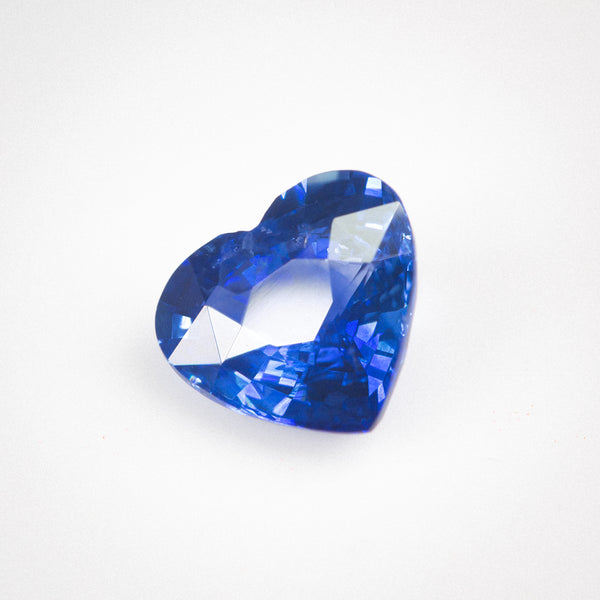 2.06Ct Cornflower Blue Ceylon Sapphire | Heart Shape side view