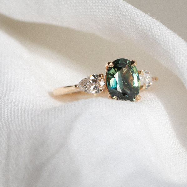 Daintree | The Forest, the Sun, and the Ocean - Parti Teal Green Sapphire & Diamonds Ring side view