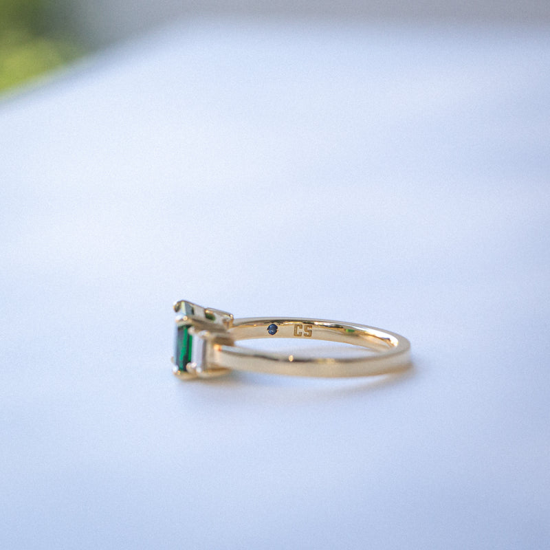 Daintree | Lush Kijani Green Tsavorite & Diamonds Art Deco Ring Ceylon Stones hidden sapphire