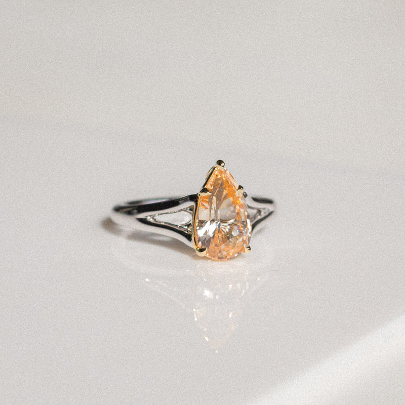 Byron Bay | Winter Sun | Apricot Yellow Solitaire front view