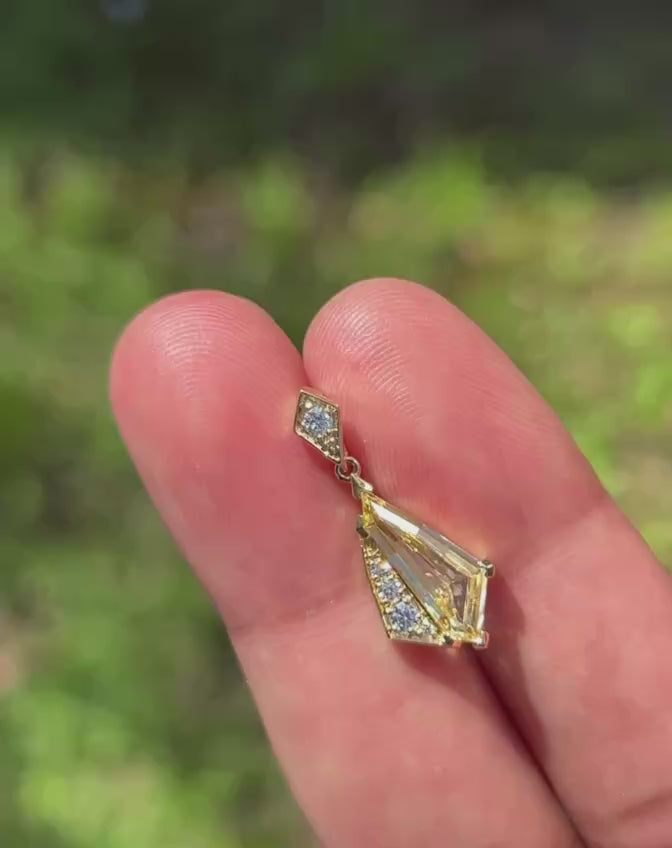 Byron Bay | Freeform Geometry - Yellow Ceylon Sapphire and Natural Diamonds video 2