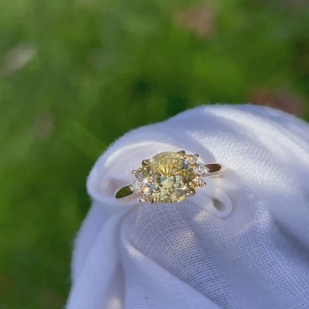 Byron Bay | "Versailles" | Canary Yellow Ceylon Sapphire & Diamonds Ring video