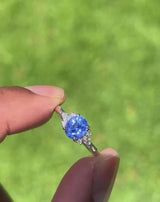Indian Ocean | Cornflower Blue Cluster - Sapphire & Diamond Cluster Ring direct sunlight video