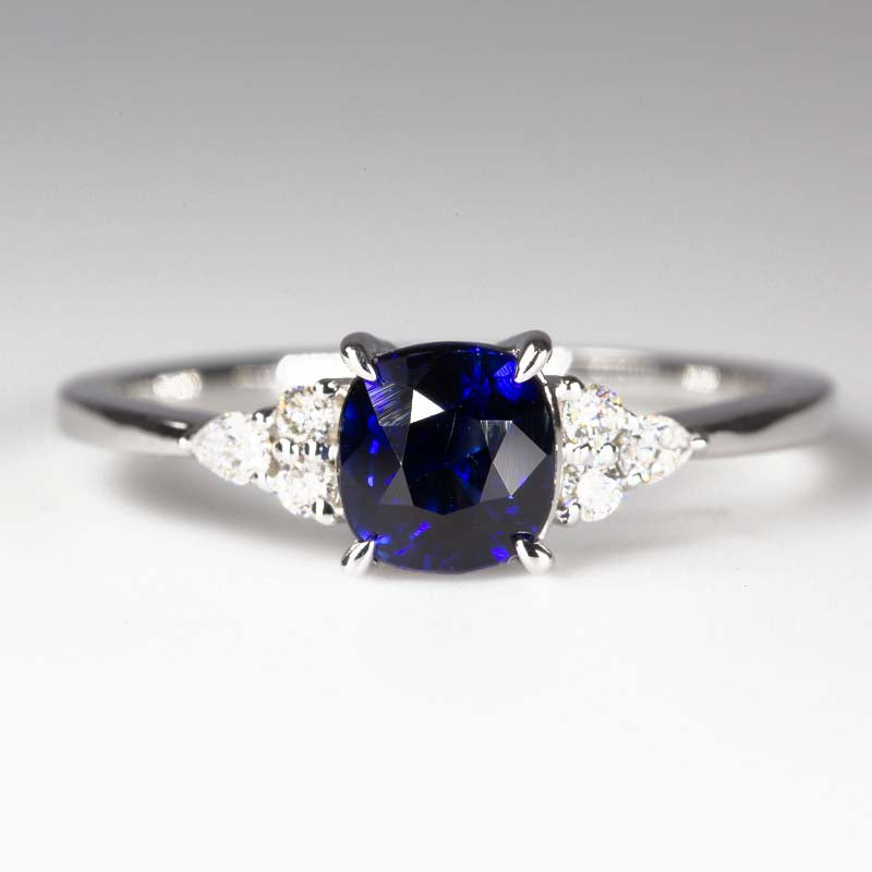 Royal Blue Sapphire & Diamonds Ring - front view