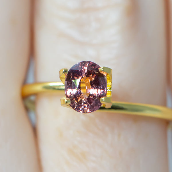 0.8Ct Sunset Orange Pink Ceylon Sapphire | Oval Shape closeup