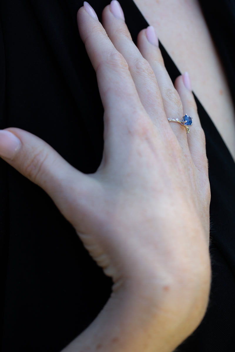  Cornflower Blue Sapphire & Diamonds Ring on chest