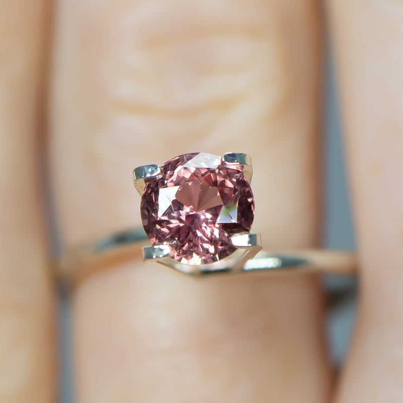 1.63Ct Lotus Orange Pink Padparadscha Ceylon Sapphire | Round Shape closeup