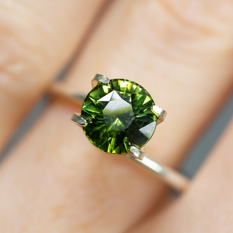 2.58Ct Deep Leaf Green Ceylon Sapphire | Round Shape closeup