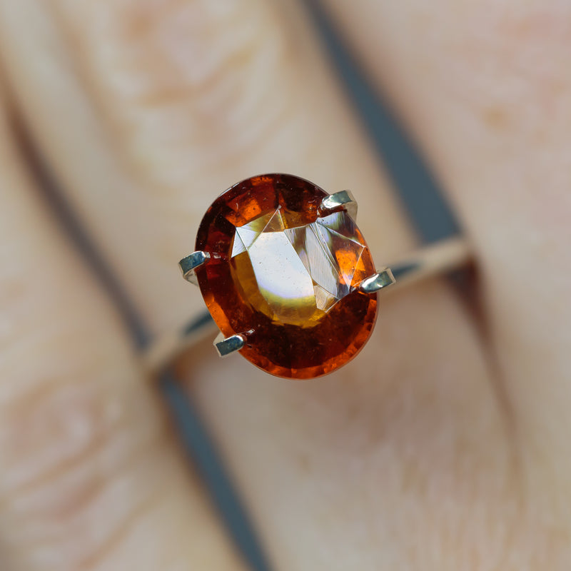 4Ct Deep Orange Brown Hessonite "Cinnamon" Garnet | Oval Shape closeup angle