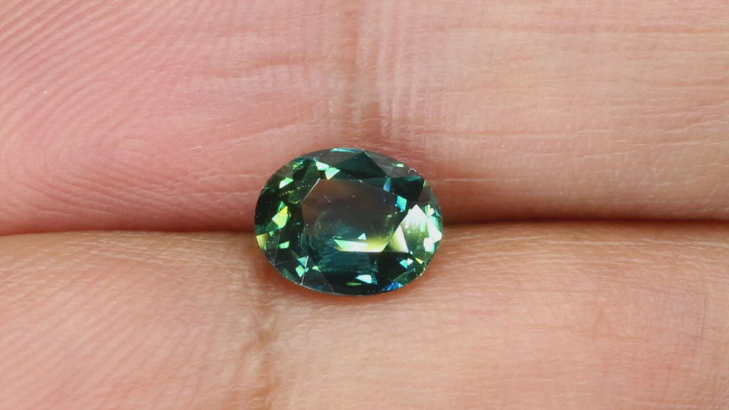 Video of Close up of beautiful 1.31Ct Blue Green Teal Sapphire | Oval Shape from Madagascar